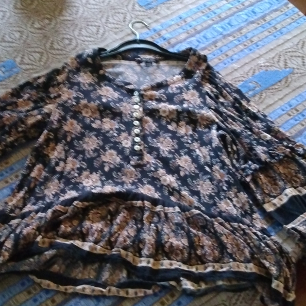 Floral top